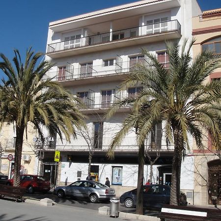 Hostal Residencia Celma Sant Carlos de la Ràpita Dış mekan fotoğraf